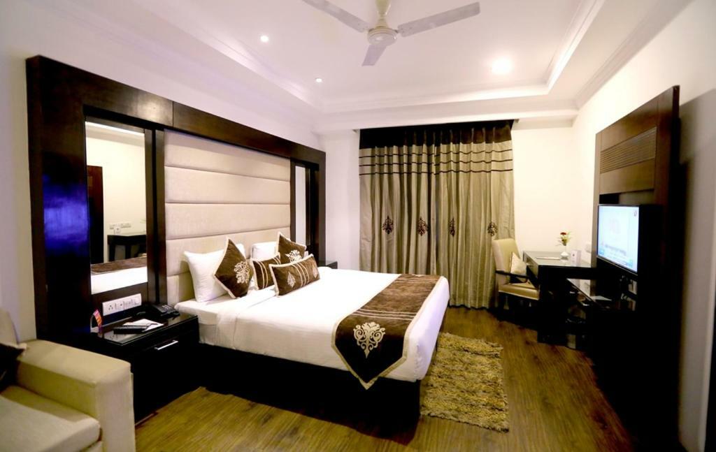 Bluemont Beacon Hotel New Delhi Gurgaon Eksteriør billede