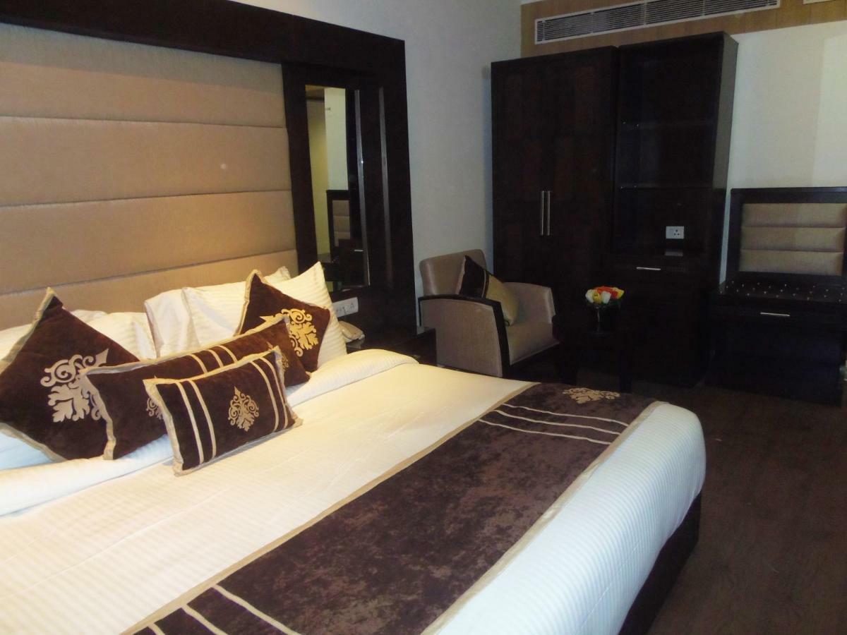 Bluemont Beacon Hotel New Delhi Gurgaon Eksteriør billede
